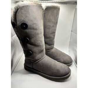 UGG Australia Bailey Button Triplet 1873 W/Grey Classic Tall Boot Women’s Size 9